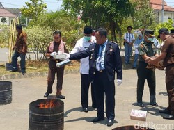 Kejari Bangil Musnahkan Barang Bukti Narkoba Senilai Rp 1 Miliar