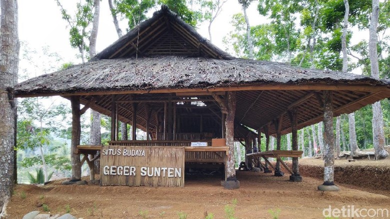 Situs Geger Sunten, menyimpan sisa-sisa kejayaan Kerajaan Galuh (Dadang/detikTravel) Situs Geger Sunten, menyimpan sisa-sisa kejayaan Kerajaan Galuh (Dadang/detikTravel)