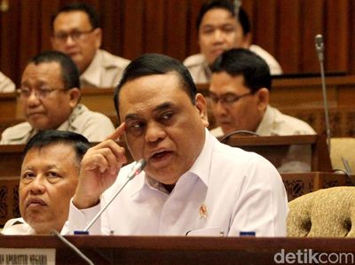 Menpan-RB Bahas CPNS di DPR