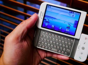 12 Tahun Silam, Ponsel Pertama Android Diluncurkan 12 Tahun Silam, Ponsel Pertama Android Diluncurkan