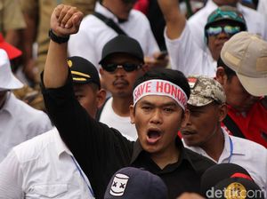 Deretan Cerita Pilu Guru Honorer: Gaji Kecil hingga Tinggal di WC Deretan Cerita Pilu Guru Honorer: Gaji Kecil hingga Tinggal di WC