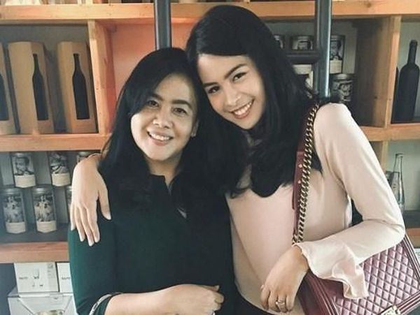 Intip Foto Maudy Ayunda dan Bundanya, kayak Kakak dan Adik