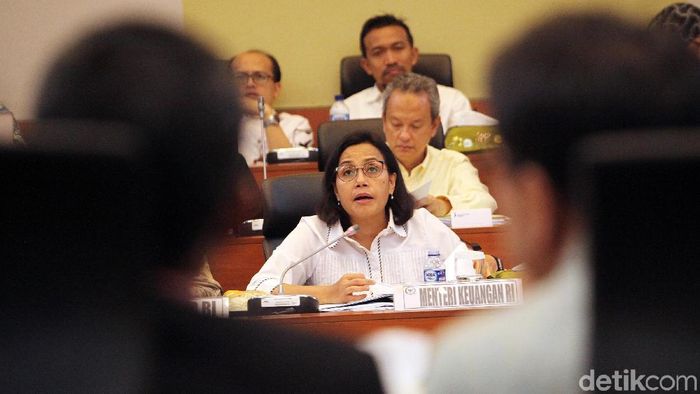 Sri Mulyani Guyur Insentif Pajak Buat Kendaraan Listrik