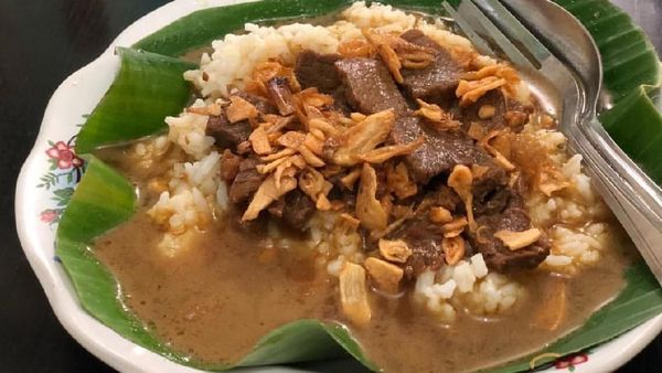 Yuk, Sarapan Nasi Gandul Khas Pati yang Hangat Mantap!