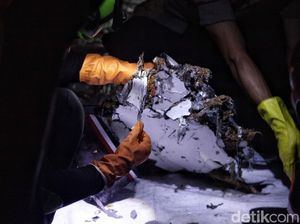 Barang dan Serpihan Lion Air Ditumpuk di Posko Basarnas