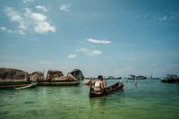 Banyak nelayan yang menyewkaan sampan dan boat sebagai acara wisata buat wisatawan (Sendy Aditya Saputra/Istimewa/Kemenpar)