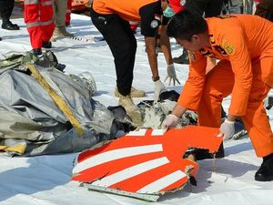 Media Internasional Ramai Beritakan Jatuhnya Lion Air JT 610 Media Internasional Ramai Beritakan Jatuhnya Lion Air JT 610
