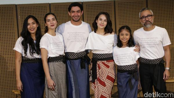 Bunga Penutup Abad, Duka Eko Patrio hingga Heidi Klum