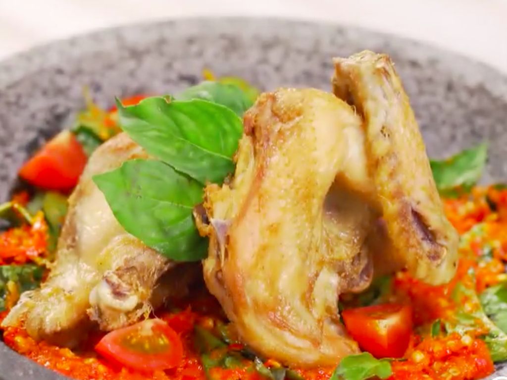 Resep Ayam Goreng Sambal Kemangi, Harum Kemangi Gurihkan Ayam Resep Ayam Goreng Sambal Kemangi, Harum Kemangi Gurihkan Ayam