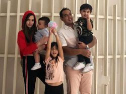 Ardi Bakrie Meleleh Baca Ungkapan Cinta Putrinya Lewat Surat