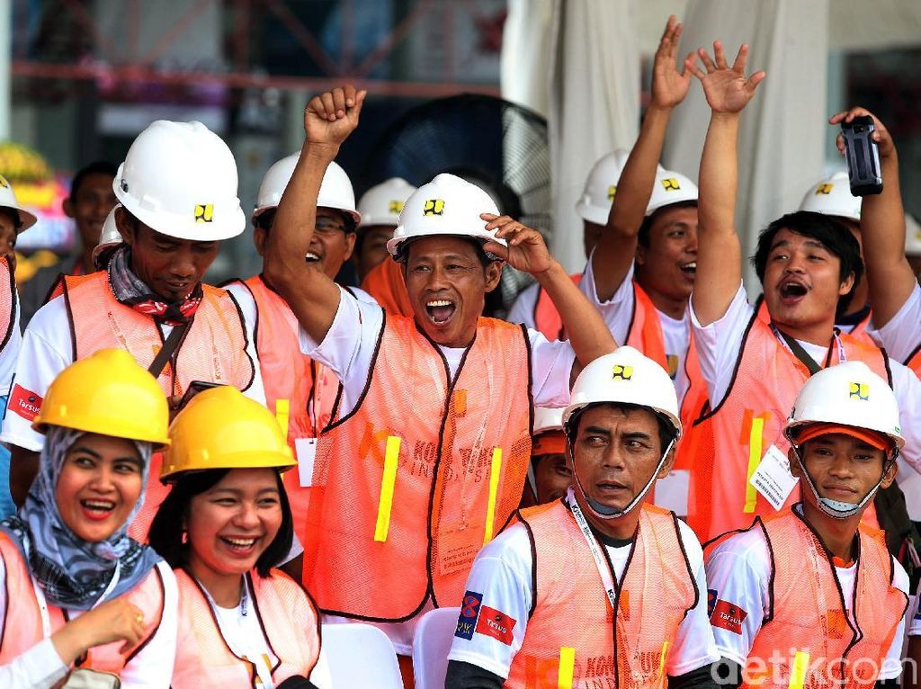 Menaker Klaim Sudah 10 Juta Lebih Lapangan Kerja Tercipta Menaker Klaim Sudah 10 Juta Lebih Lapangan Kerja Tercipta