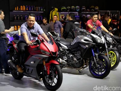 Antusiasme Pengunjung Mencoba Beragam Motor di IMOS 2018