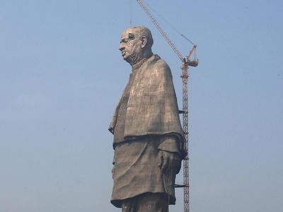 Foto: Ini Patung Tertinggi di Dunia yang Bikin Marah Petani India