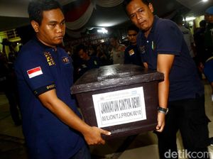Jenazah Jannatun Korban Lion Air Diserahkan ke Keluarga Malam Ini Jenazah Jannatun Korban Lion Air Diserahkan ke Keluarga Malam Ini