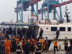 KPLP Bawa 2 Kantong Jenazah Berisi Anggota Tubuh Korban Lion Air