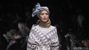 10 Busana Terbaru Karya Ria Miranda yang Memadukan Budaya Lombok dan Korea