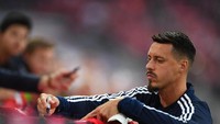 Sandro Wagner pergi meninggalkan Bayern Munich. Striker 31 tahun itu memilih main di Liga Super China untuk Tianjin Teda, setelah meminta kontraknya di akhir lebih cepat. (Foto: Andreas Gebert/REUTERS)