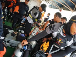 Aksi Basarnas Special Group, Menyelami Lautan, Mencari Lion Air