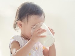 Gejala dan Cara Menangani Intoleransi Laktosa pada Si Kecil