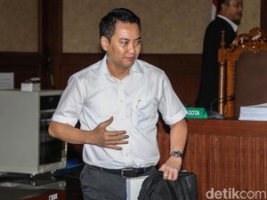 Fayakhun Divonis 8 Tahun Penjara Fayakhun Divonis 8 Tahun Penjara