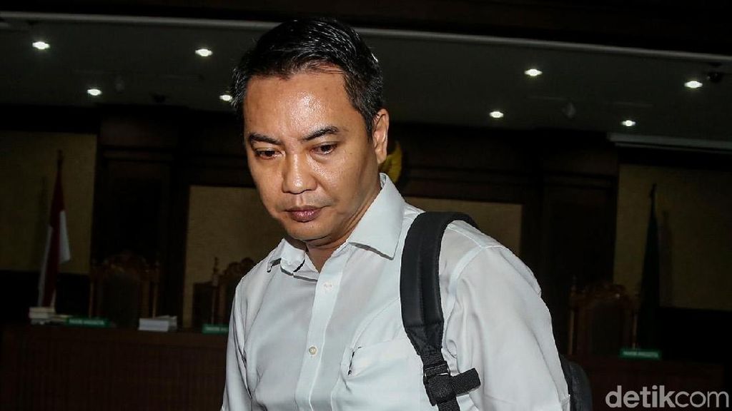 Korupsi Drone dan Satelit, Fayakhun Dituntut 10 Tahun Penjara Korupsi Drone dan Satelit, Fayakhun Dituntut 10 Tahun Penjara
