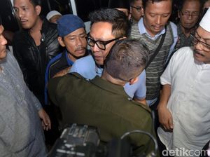 Kembang Mayang Kembar dan Kenangan Eko Patrio Dihukum Sang Bunda Kembang Mayang Kembar dan Kenangan Eko Patrio Dihukum Sang Bunda