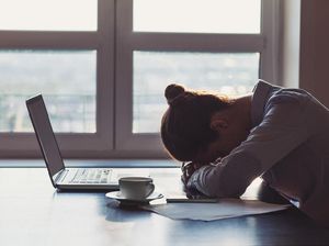 Dear Gen Z, Utamakan Kesehatan Mental Dalam Bekerja Ada Batasnya Lho Dear Gen Z, Utamakan Kesehatan Mental Dalam Bekerja Ada Batasnya Lho