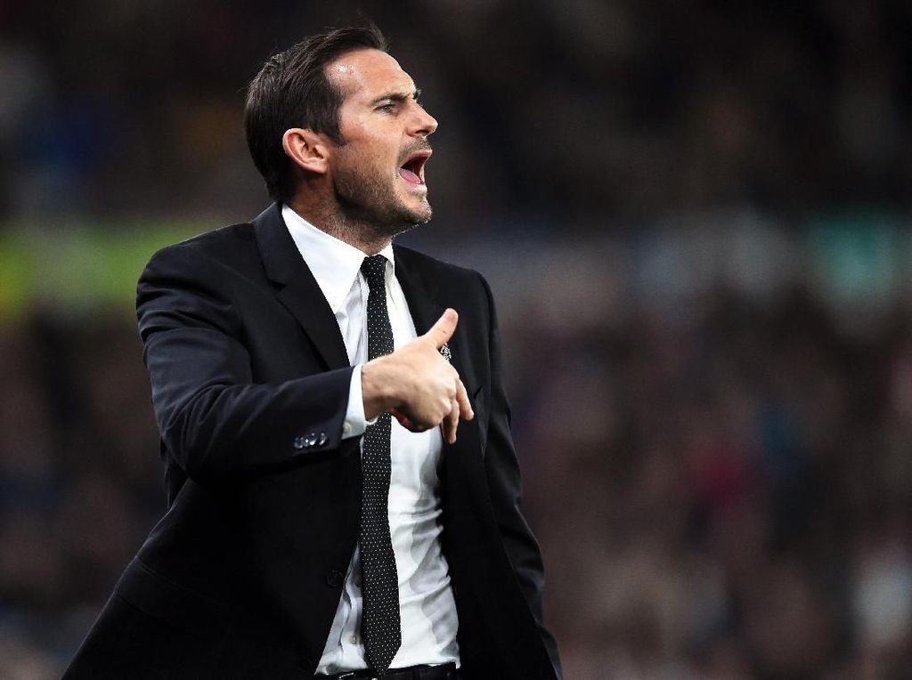 Shearer: Lampard Paling Sempurna untuk Chelsea Shearer: Lampard Paling Sempurna untuk Chelsea