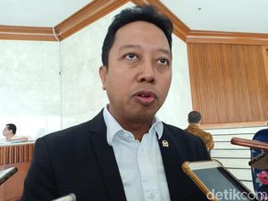 Rommy Sayangkan Rencana Penerbitan Tabloid Obor Rakyat Rommy Sayangkan Rencana Penerbitan Tabloid Obor Rakyat