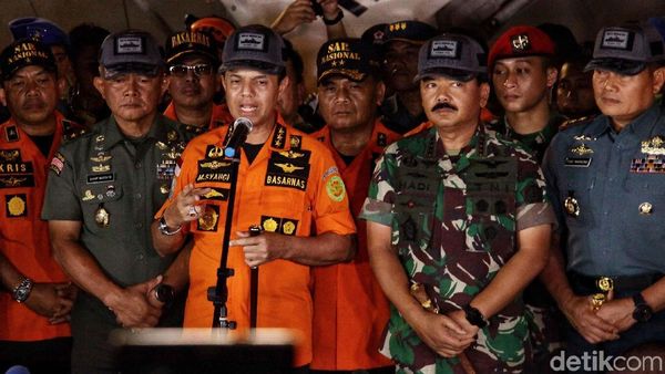 Konferensi Pers Panglima TNI dan Basarnas soal Lion Air