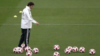 Setelah pensiun, Solari lantas kembali ke Real Madrid dan melatih tim Castilla. Pemecatan Lopetegui membuatnya mendapat kesempatan untuk melatih tim senior. (Foto: Susana Vera/Reuters)