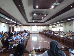 DPRD-Pemprov Rapat Bahas Soal Pariwisata Bali Dijual Murah