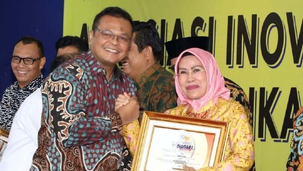 Bupati Serang Raih Inagara Award