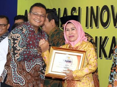 Bupati Serang Raih Inagara Award