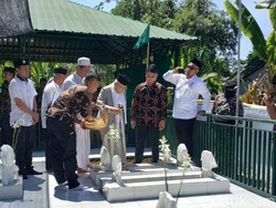 KH Maruf Amin Ziarah ke Makam Penggerak NU di Banyuwangi