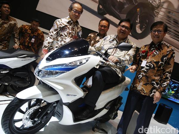 Menperin Resmikan Pameran IMOS