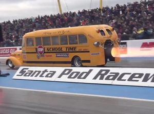 Wah, Ada Bus Sekolah Bermesin Jet!