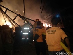 Pabrik Mebel di Jember Hangus Terbakar, Kerugian Ratusan Juta Rupiah