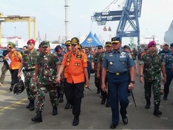 Basarnas dan TNI-Polri Terus Bersinergi Evakuasi Lion Air JT 610