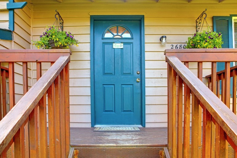 46 Gambar Rumah Pintu Warna Biru Gratis
