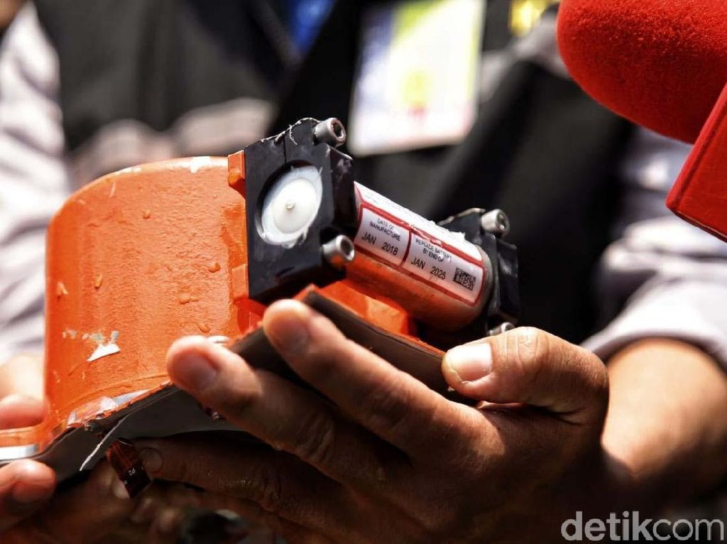 Black Box Lion Air JT 610 Ditemukan, Ini Beda FDR dan CVR Black Box Lion Air JT 610 Ditemukan, Ini Beda FDR dan CVR