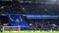 Laga ini jadi momen spesial untuk manajer Derby Frank Lampard, yang merupakan mantan pemain Chelsea. Sambutan hangat ditunjukkan fans Chelsea untuknya. (Foto: Mike Hewitt/Getty Images)