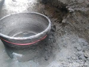 Sumur Tua Temuan Warga Surabaya akan Diteliti Arkeolog Sumur Tua Temuan Warga Surabaya akan Diteliti Arkeolog