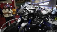 Tampang Sangar Moge Roda Tiga Yamaha Niken
