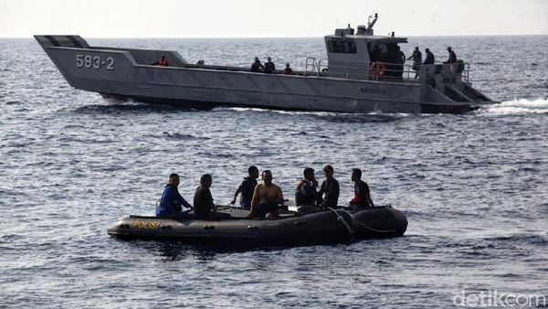 Geliat Kopaska Cari Lion Air PK-LQP