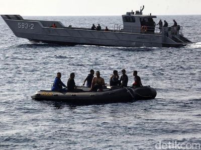 Geliat Kopaska Cari Lion Air PK-LQP