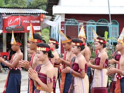 Ke Car Free Day Yuk, Ada Flash Mob Tari Tor Tor Khas Toba Lho