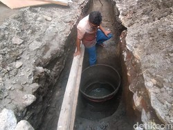 Gali Tanah untuk Box Culvert, Warga Surabaya Temukan Sumur Tua