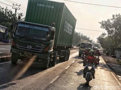 Truk Balik ke Pantura, Pengemudi: Kalau Lewat Tol Uang Habis