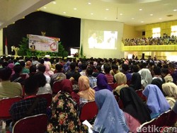 Mensesneg Ungkap Proyek Besar Jokowi untuk Perdamaian Afganistan